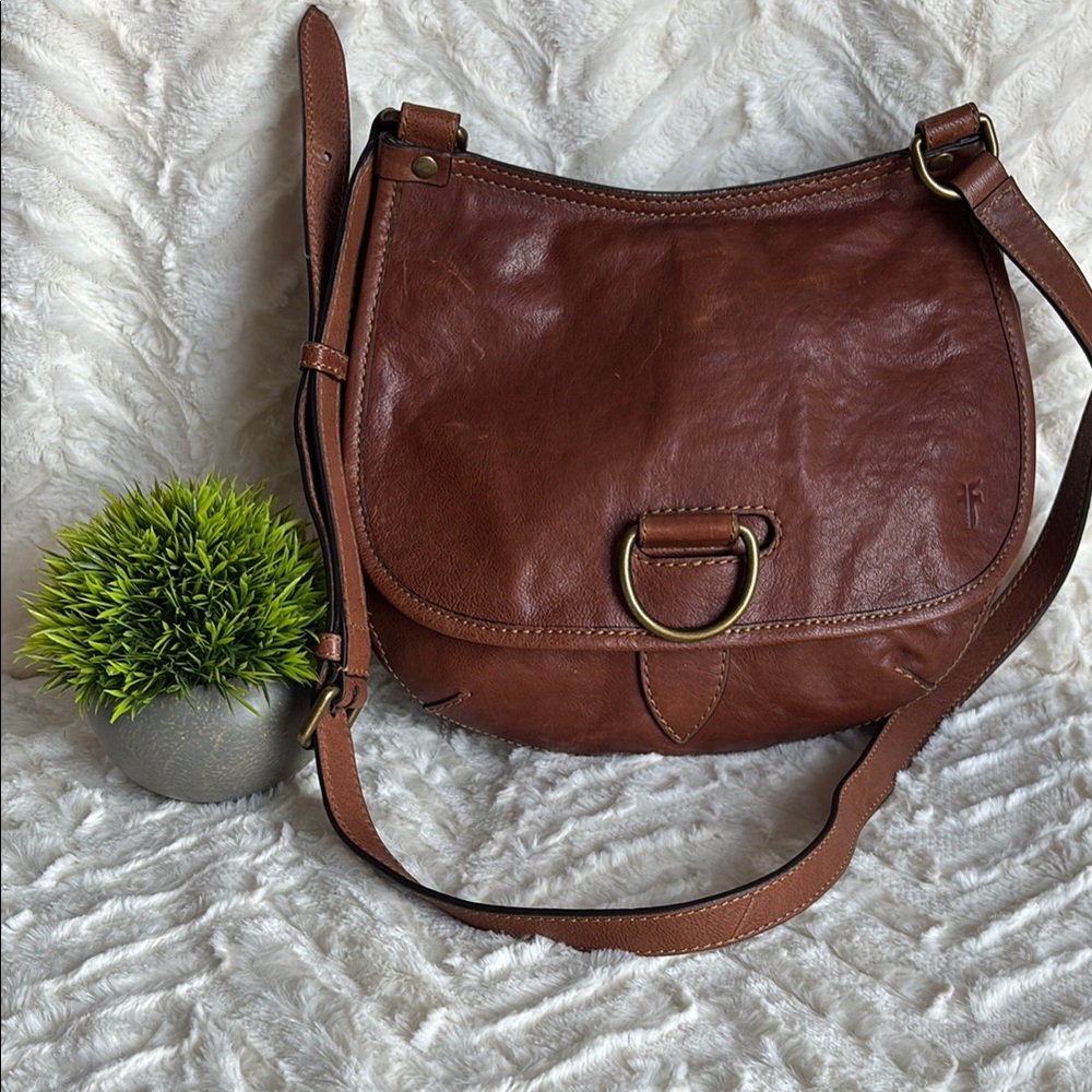 Frye Brown Leather Crossbody Bag with Vintage Appeal